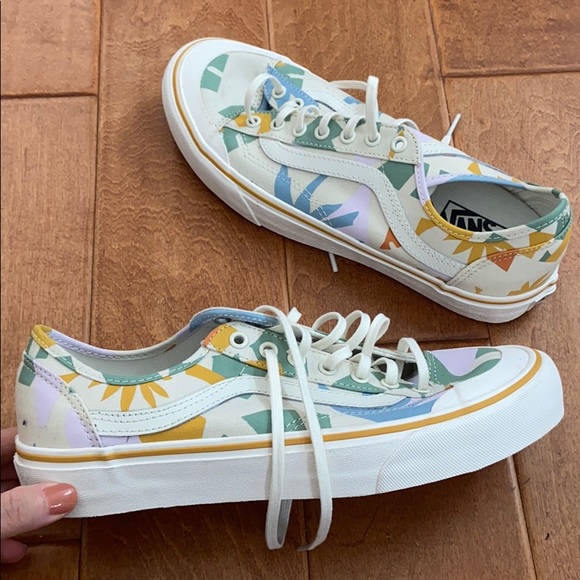 Vans Shoes - Vans Old Skool